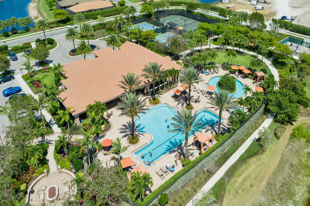 8464 Palacio Terrace W Naples FL 34114