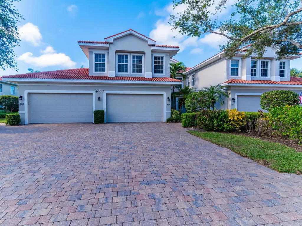7869 Hawthorne Naples FL 34113
