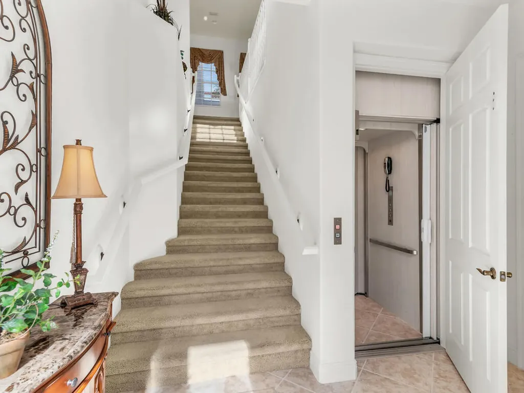 7869 Hawthorne Naples FL 34113