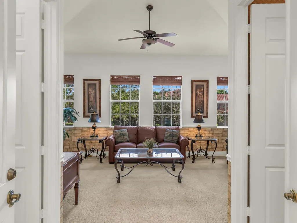 7869 Hawthorne Naples FL 34113