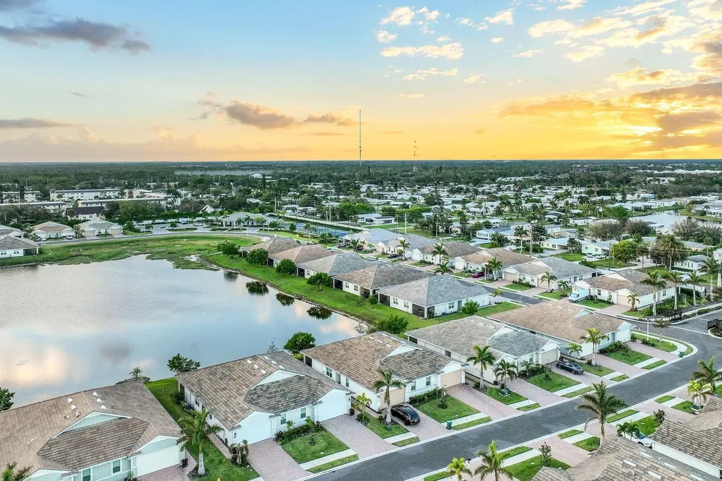 1212 Enbrook Naples FL 34114