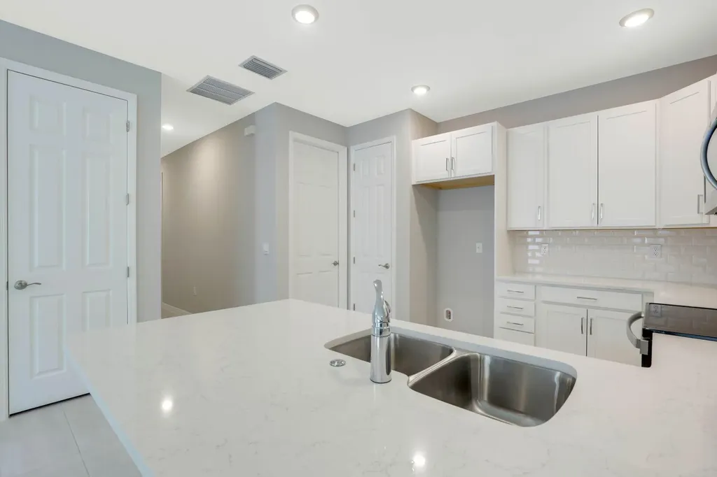 1212 Enbrook Naples FL 34114