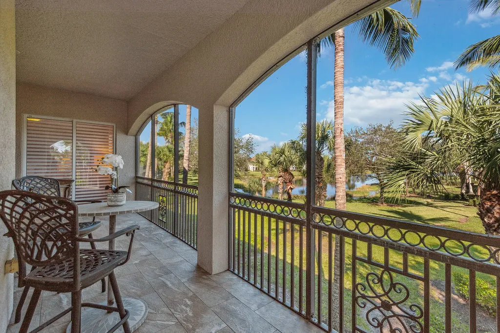 3189 Aviamar Circle Naples FL 34114