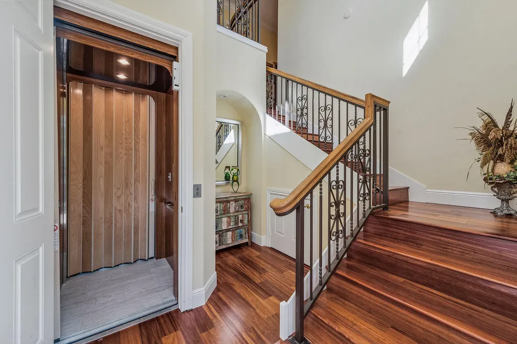 3189 Aviamar Circle Naples FL 34114