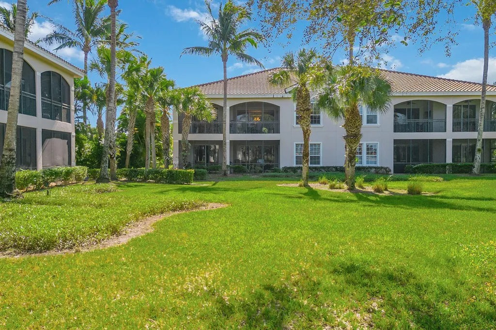 3189 Aviamar Circle Naples FL 34114