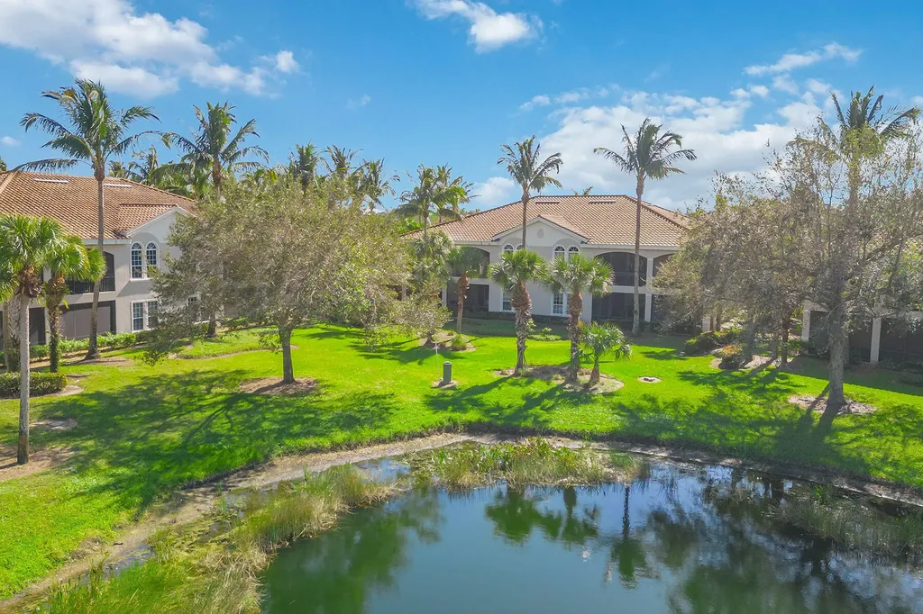 3189 Aviamar Circle Naples FL 34114