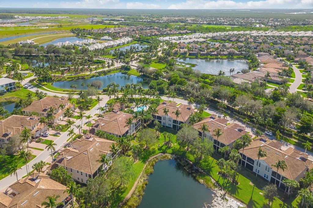 3189 Aviamar Circle Naples FL 34114