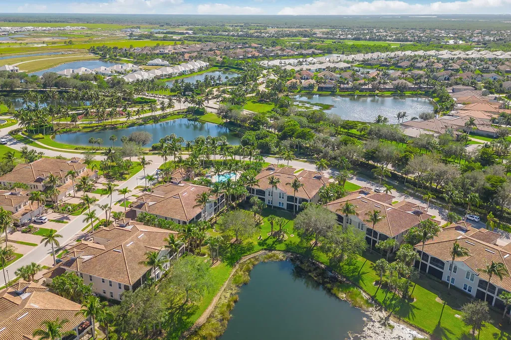 3189 Aviamar Circle Naples FL 34114