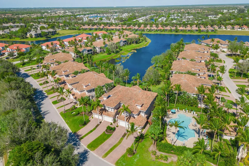 3189 Aviamar Circle Naples FL 34114