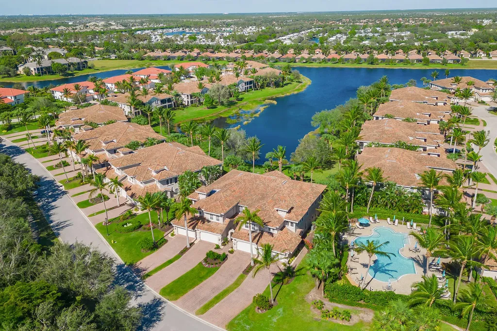 3189 Aviamar Circle Naples FL 34114