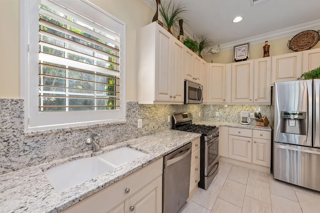 3189 Aviamar Circle Naples FL 34114