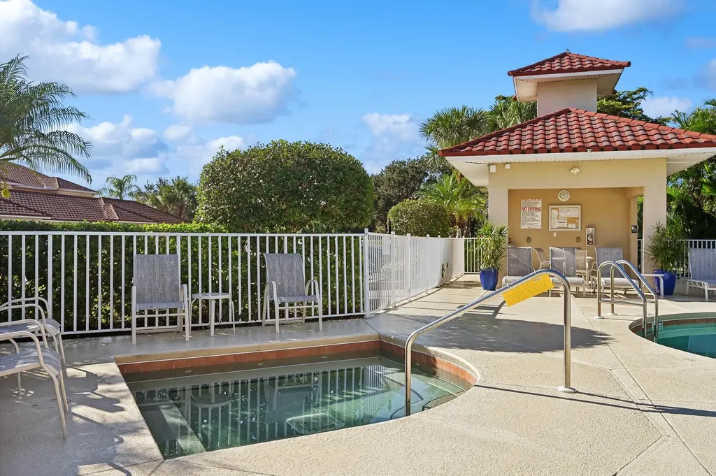 2790 Cypress Trace Circle Naples FL 34119