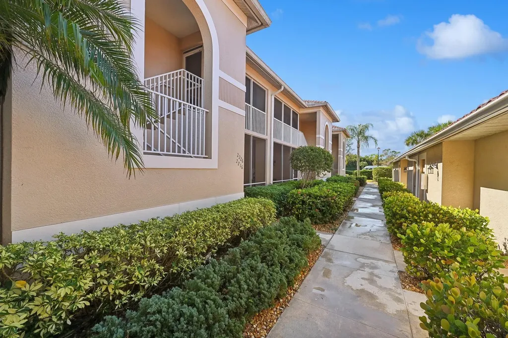 2790 Cypress Trace Circle Naples FL 34119