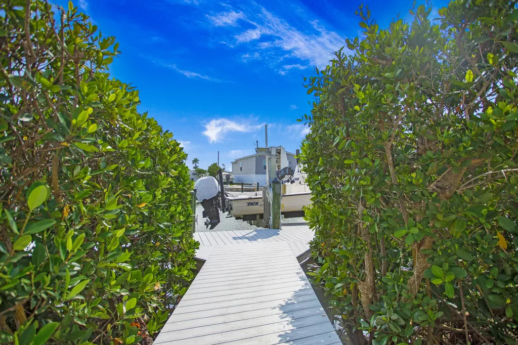 318 Angler Drive Goodland FL 34140