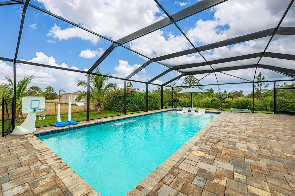3445 52nd Avenue NE Naples FL 34120