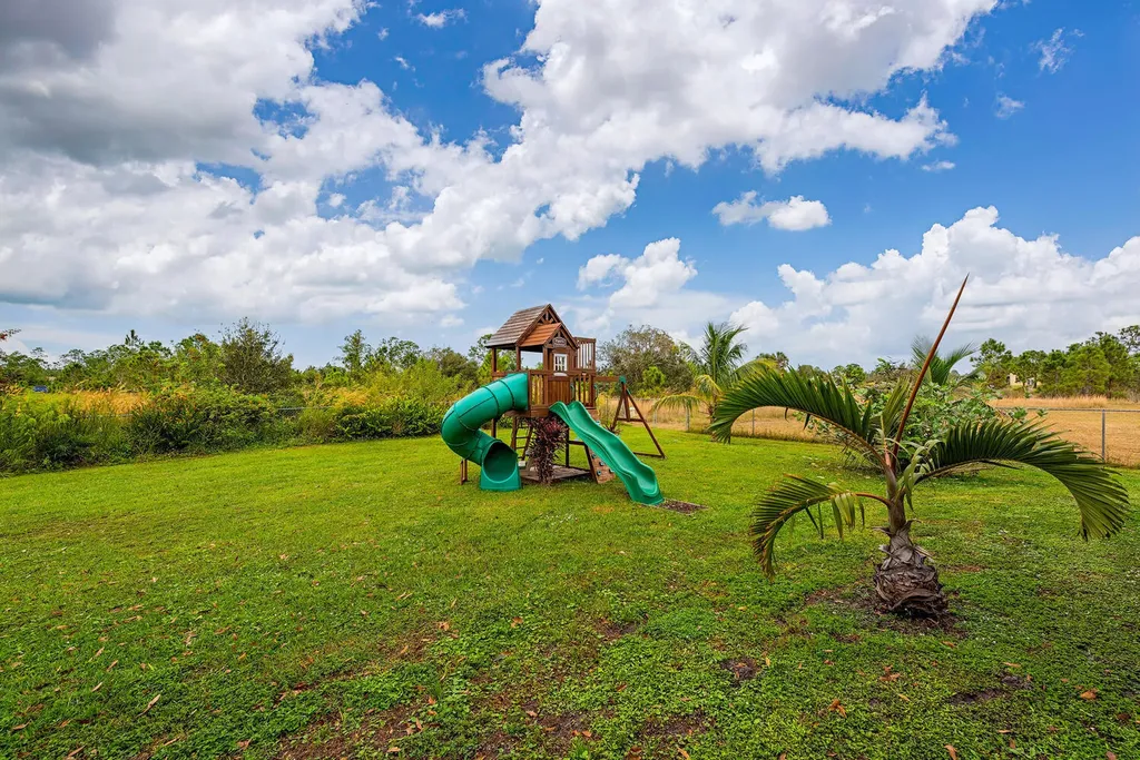 3445 52nd Avenue NE Naples FL 34120