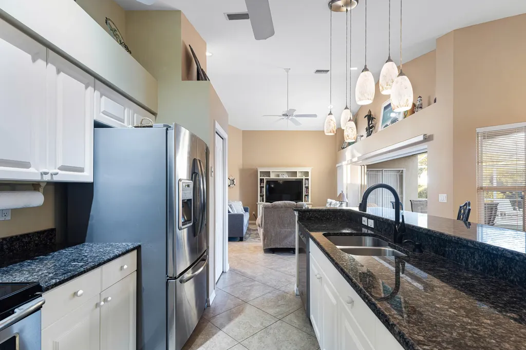 8476 Indian Wells Way Naples FL 34113