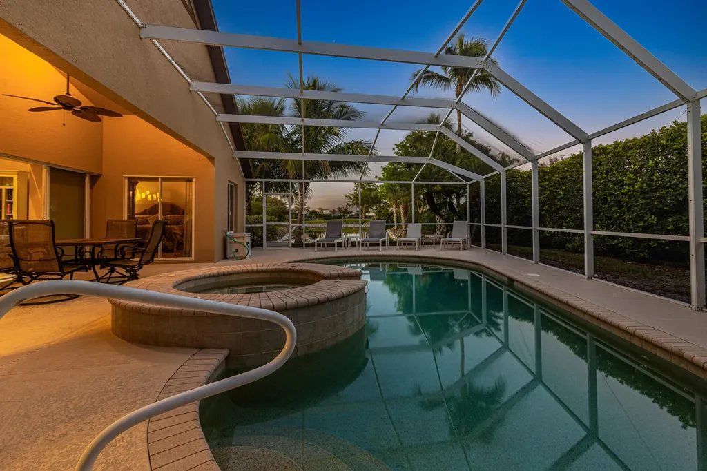 8476 Indian Wells Way Naples FL 34113