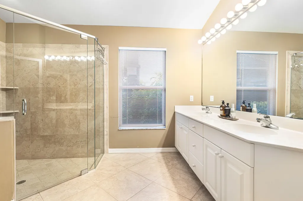 8476 Indian Wells Way Naples FL 34113