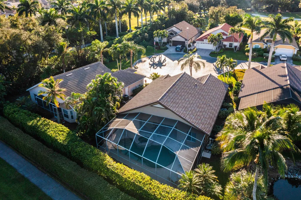 8476 Indian Wells Way Naples FL 34113