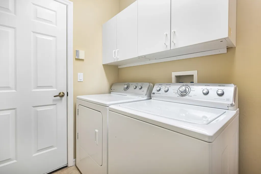 8476 Indian Wells Way Naples FL 34113