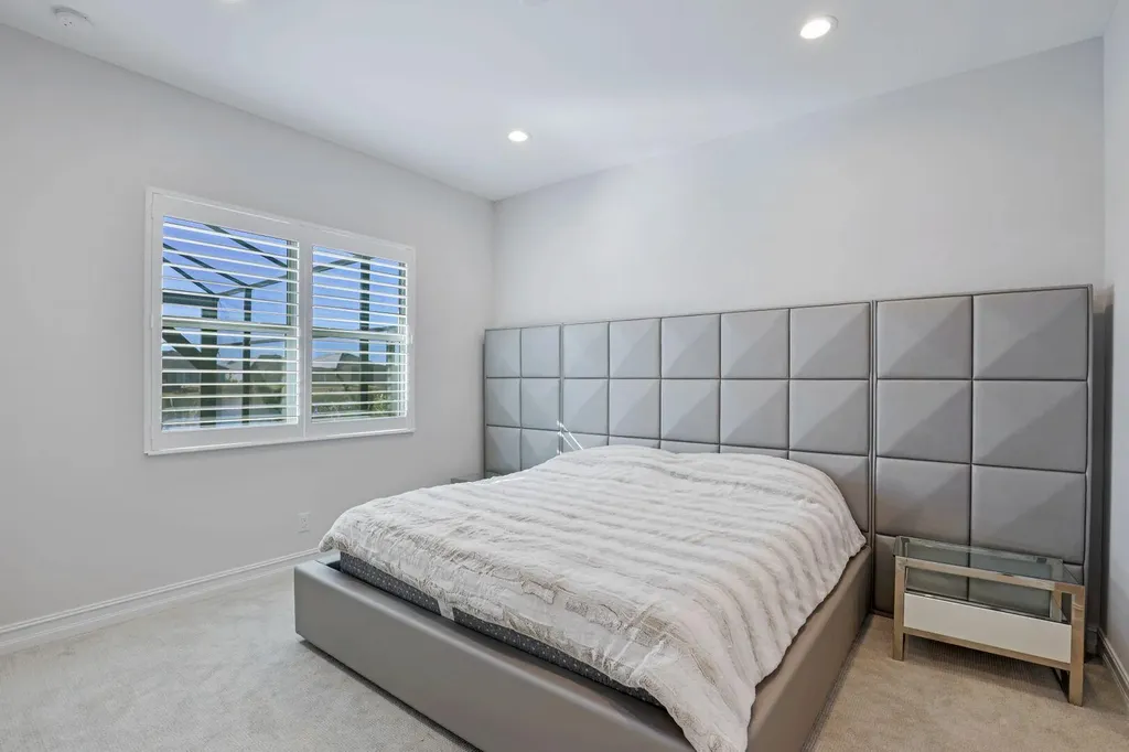 14327 Laguna Springs Lane Naples FL 34114