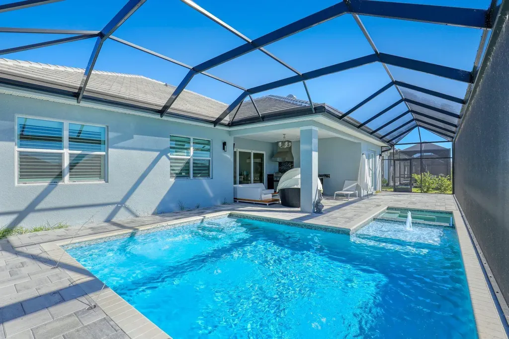 14327 Laguna Springs Lane Naples FL 34114