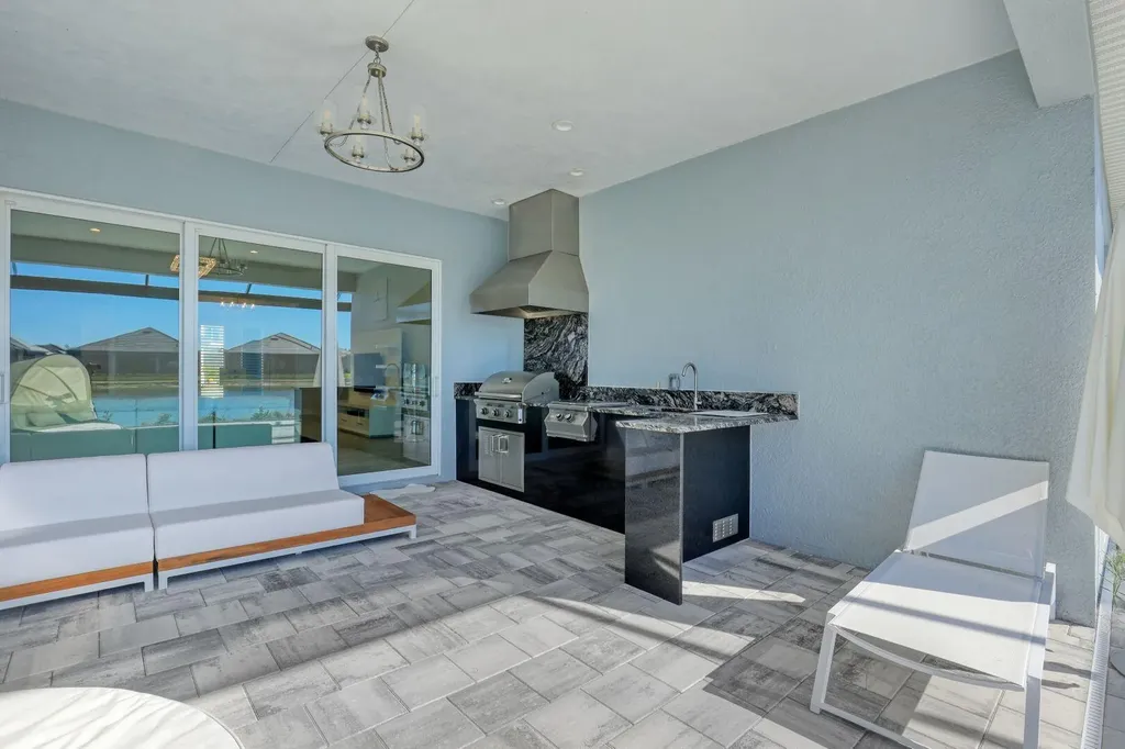 14327 Laguna Springs Lane Naples FL 34114