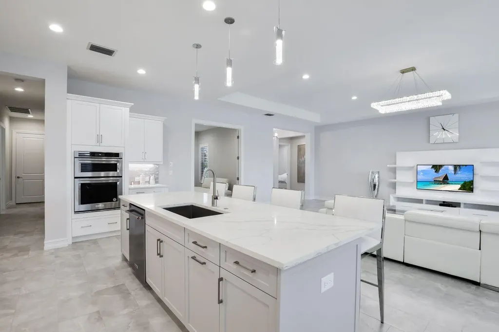 14327 Laguna Springs Lane Naples FL 34114