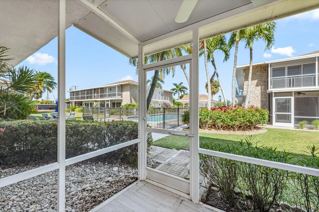 330 Kon Tiki Drive Naples FL 34113