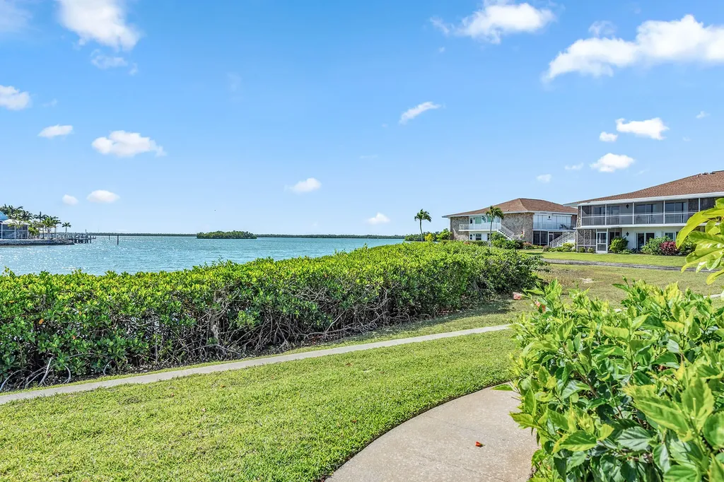 330 Kon Tiki Drive Naples FL 34113