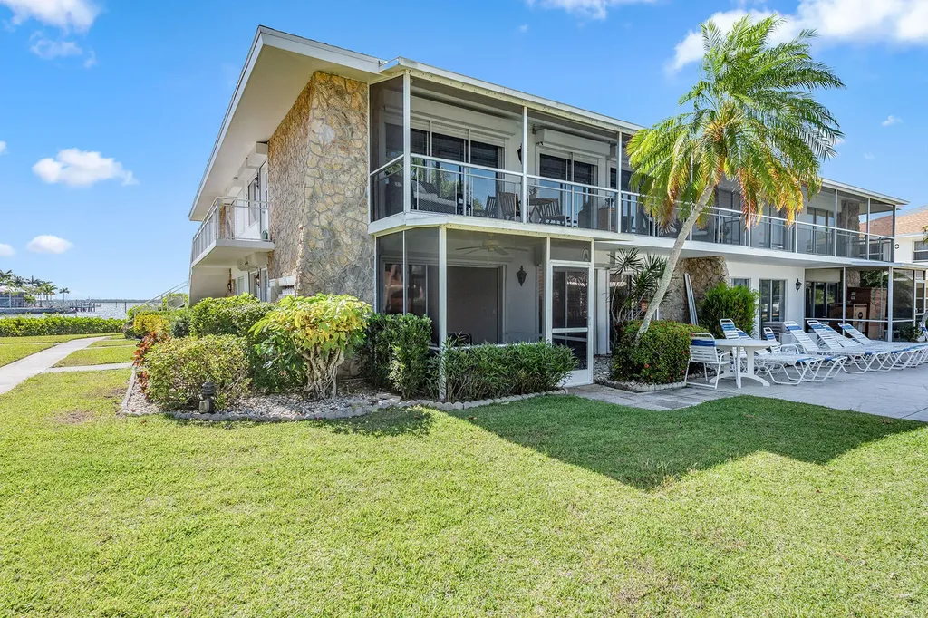 330 Kon Tiki Drive Naples FL 34113