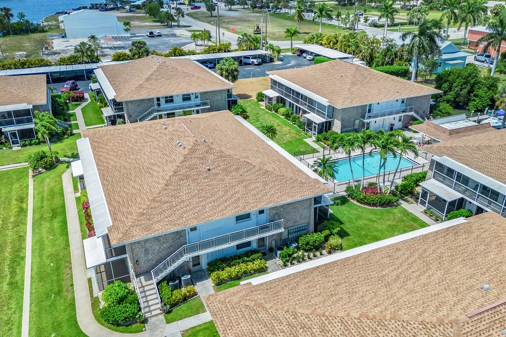 330 Kon Tiki Drive Naples FL 34113