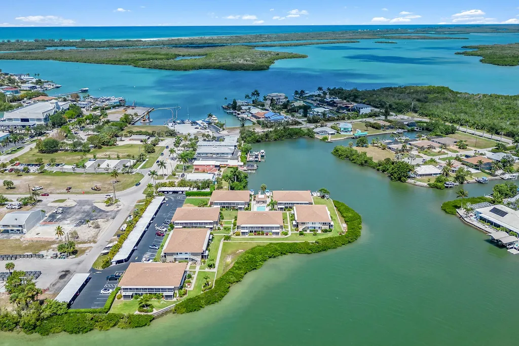 330 Kon Tiki Drive Naples FL 34113