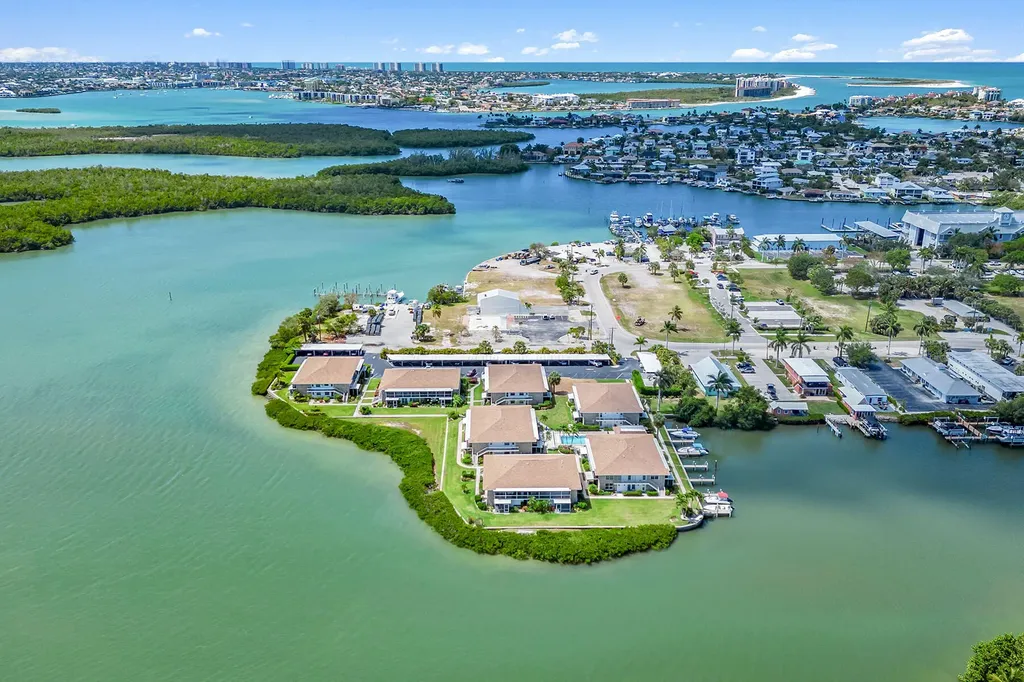 330 Kon Tiki Drive Naples FL 34113