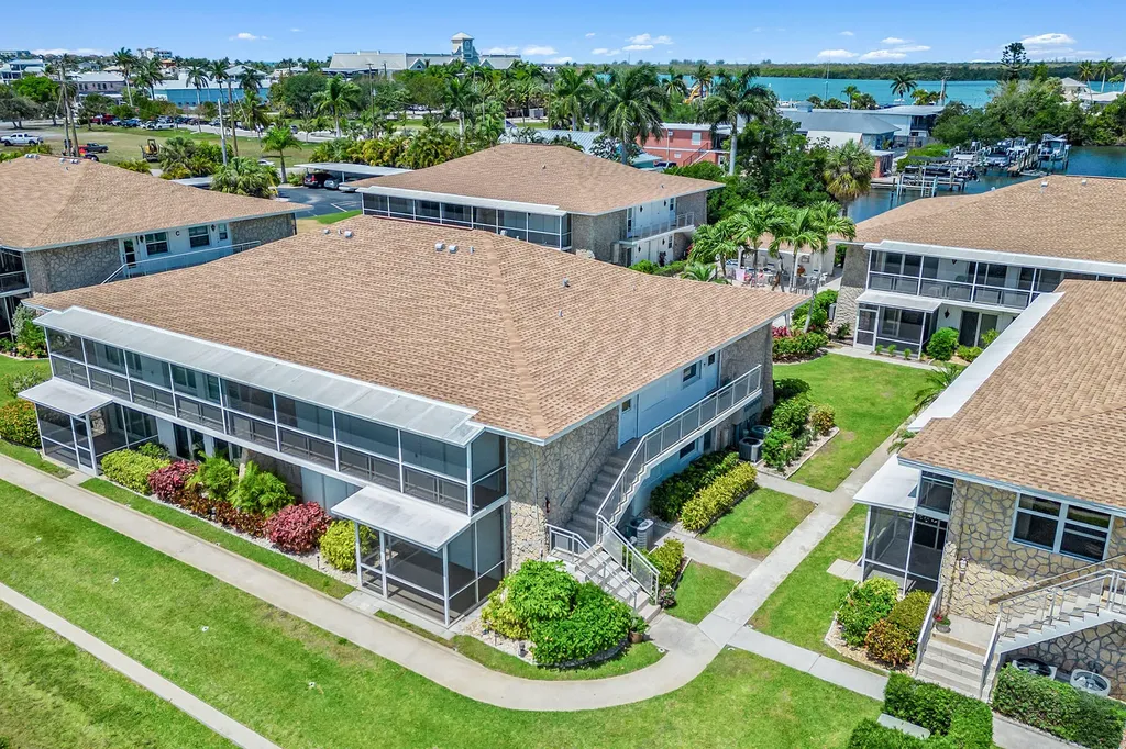 330 Kon Tiki Drive Naples FL 34113