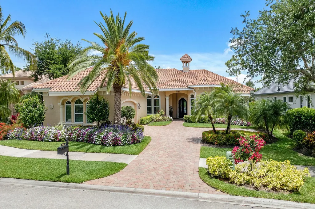 7646 Mulberry Naples FL 34114