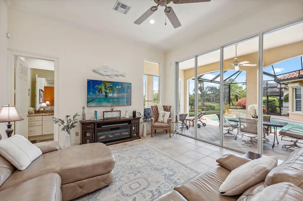 7646 Mulberry Naples FL 34114