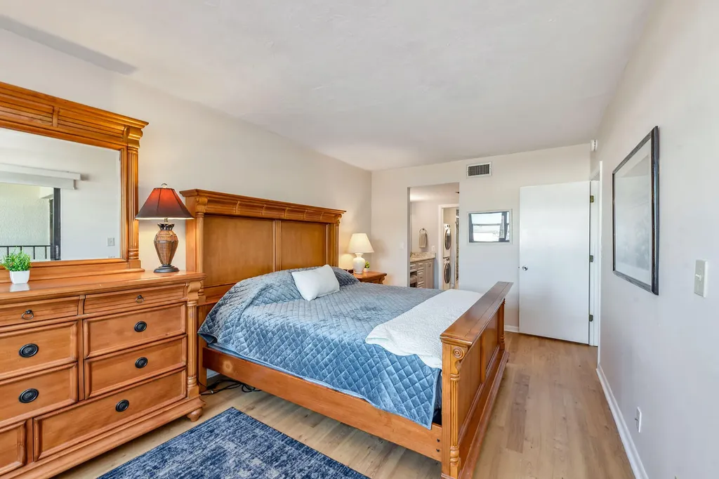 807 River Point Drive Naples FL 34102