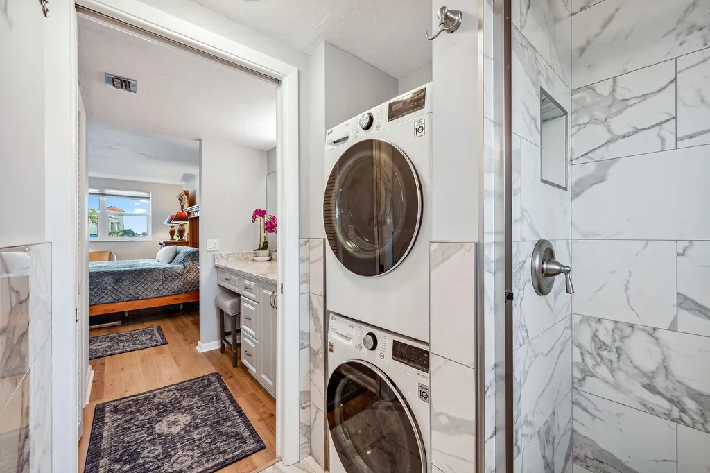 807 River Point Drive Naples FL 34102