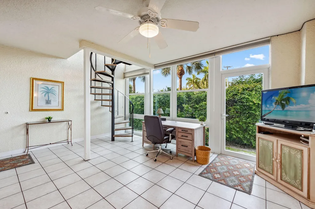 807 River Point Drive Naples FL 34102