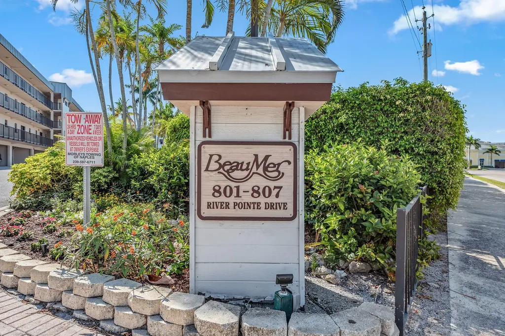 807 River Point Drive Naples FL 34102