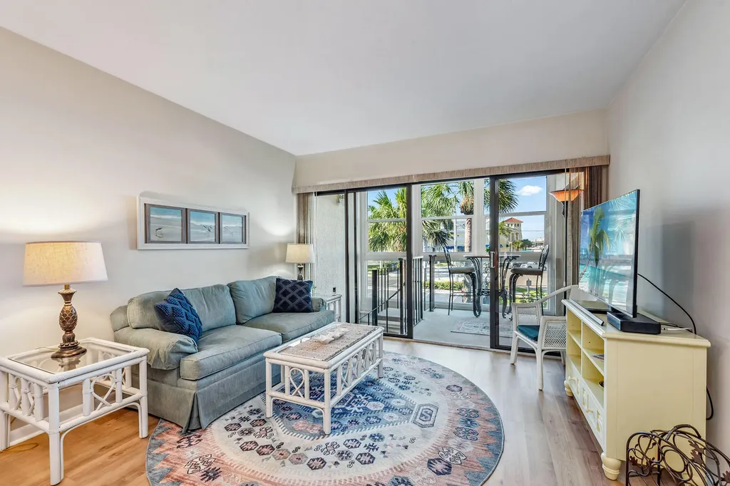 807 River Point Drive Naples FL 34102