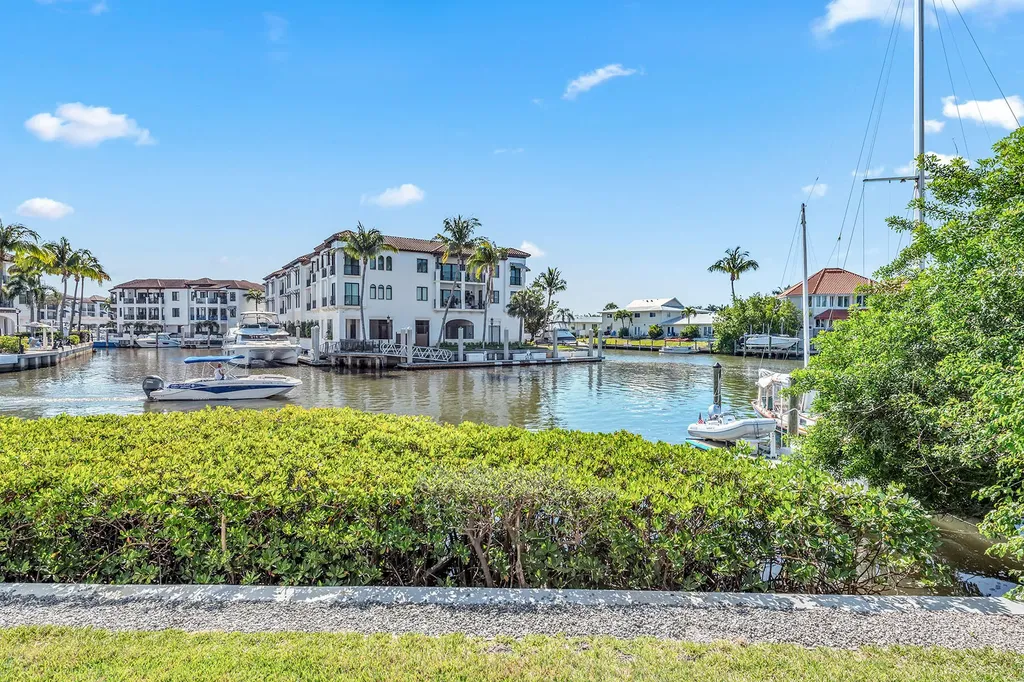 807 River Point Drive Naples FL 34102