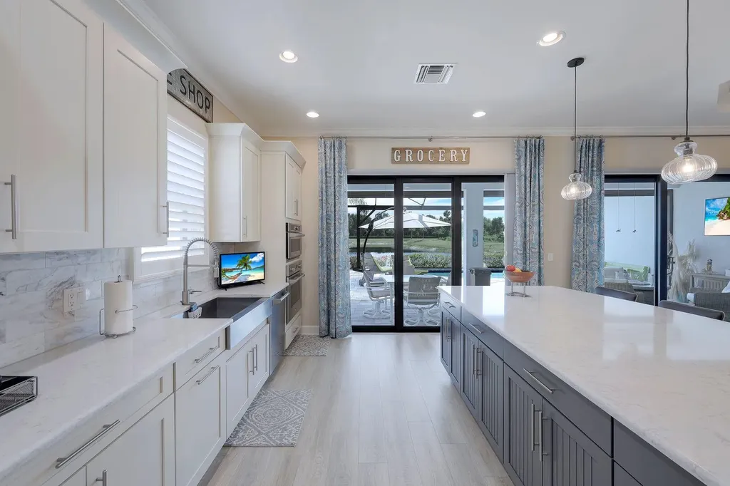 8384 Promoso Court Naples FL 34114