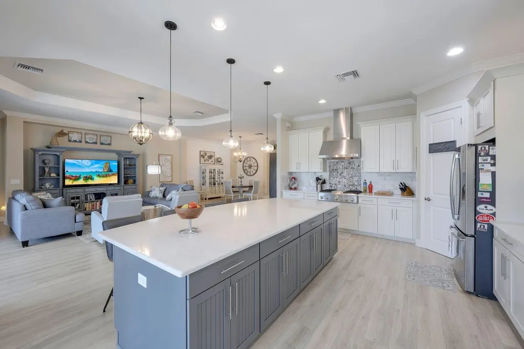 8384 Promoso Court Naples FL 34114