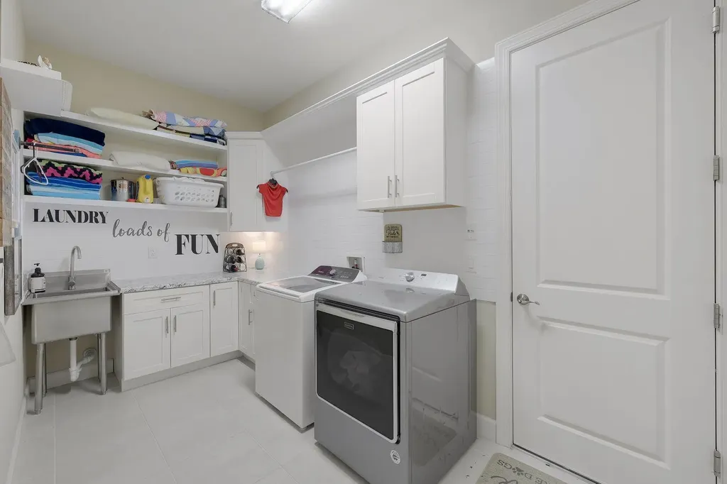 8384 Promoso Court Naples FL 34114