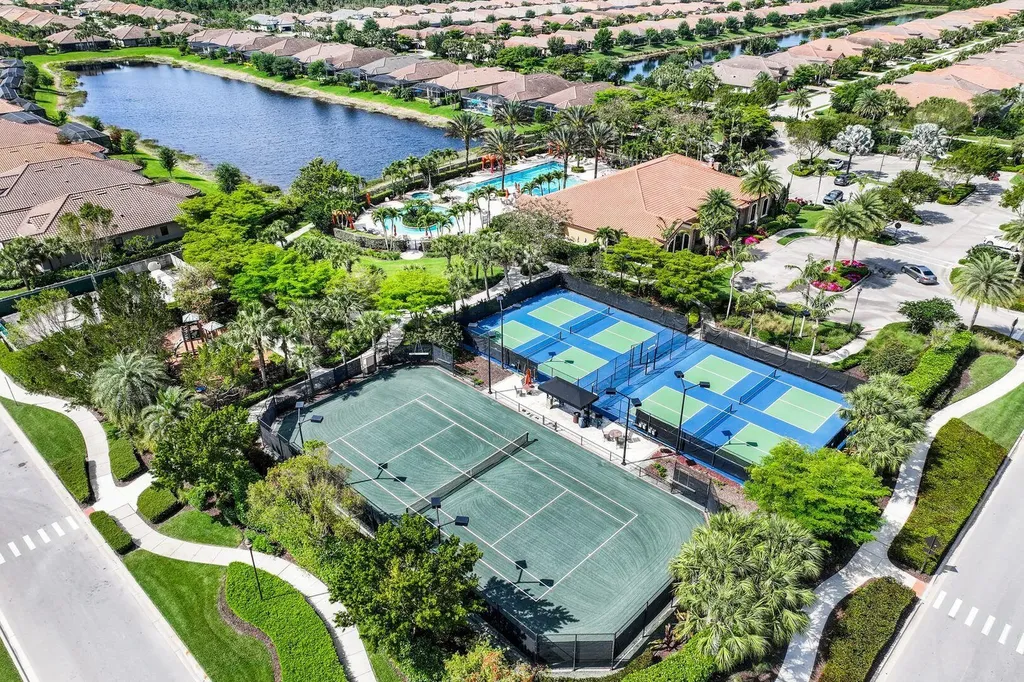 8384 Promoso Court Naples FL 34114