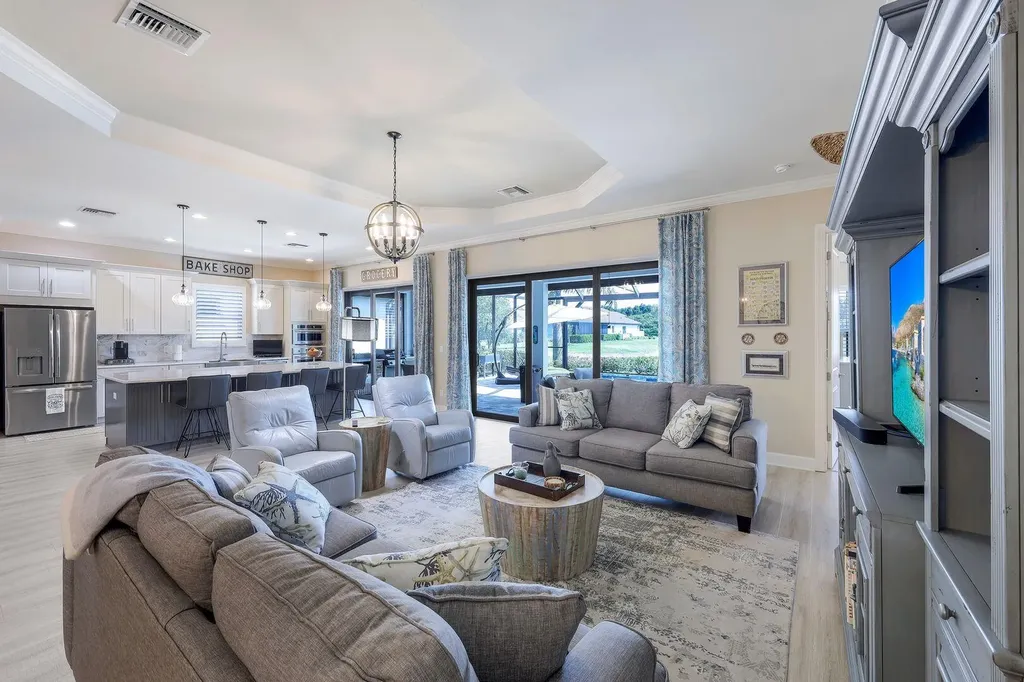 8384 Promoso Court Naples FL 34114