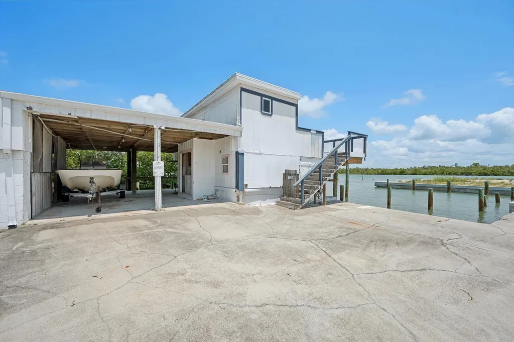 305 Pear Tree Avenue Goodland FL 34140